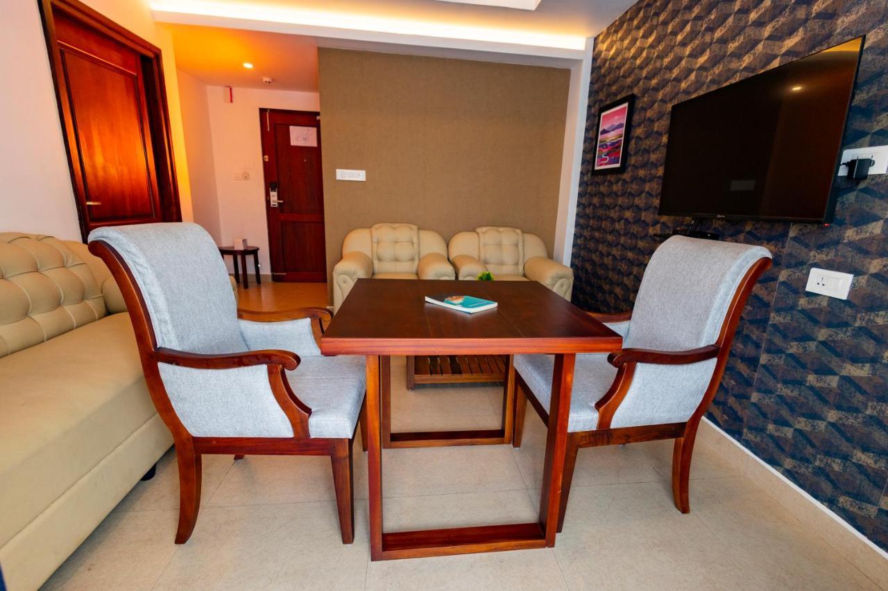 Dev Residency Hotell Thiruvananthapuram Eksteriør bilde