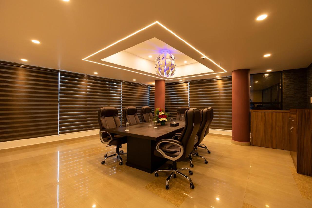 Dev Residency Hotell Thiruvananthapuram Eksteriør bilde